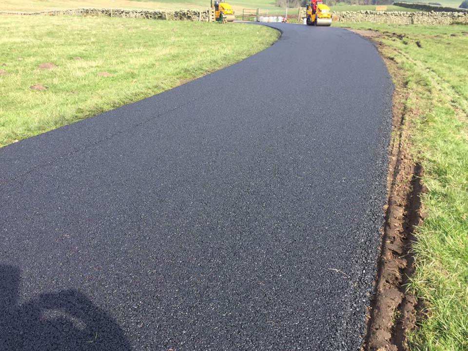 Surface Dressing, Tarmac Farm Road - 8,000 Square Meter Job